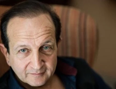 Σπύρος Μπιμπίλας: Έξαλλος με τον Νίκο Μουρατίδη - Έγραψε άρθρο για την παρουσία του στις κηδείες (φώτο)